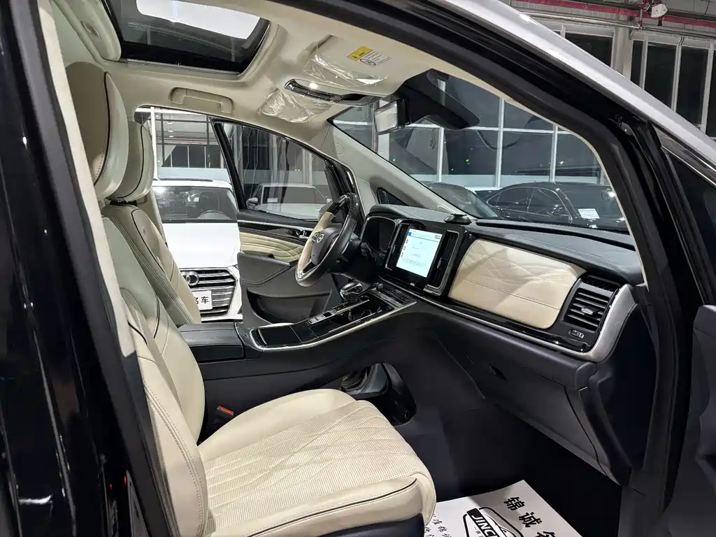 Trumpchi M8 2021 Master Series 390T Four-Seater Honor Edition купить на сайте DeffCars