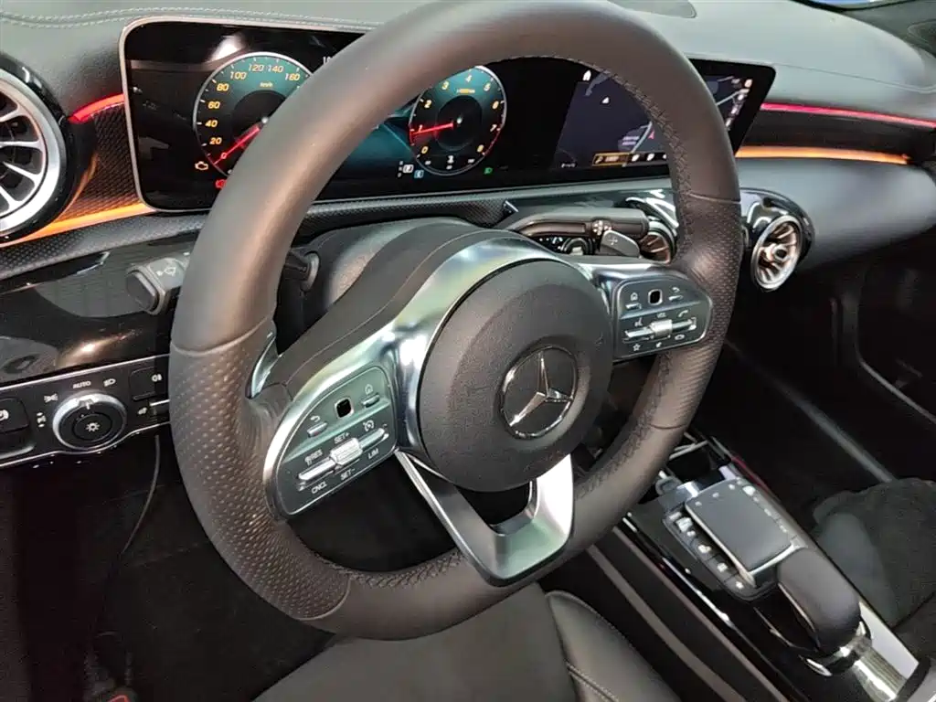 Mercedes-Benz A-Class 2020 Facelift A 200 L Sports Sedan Fashionable купить на сайте DeffCars
