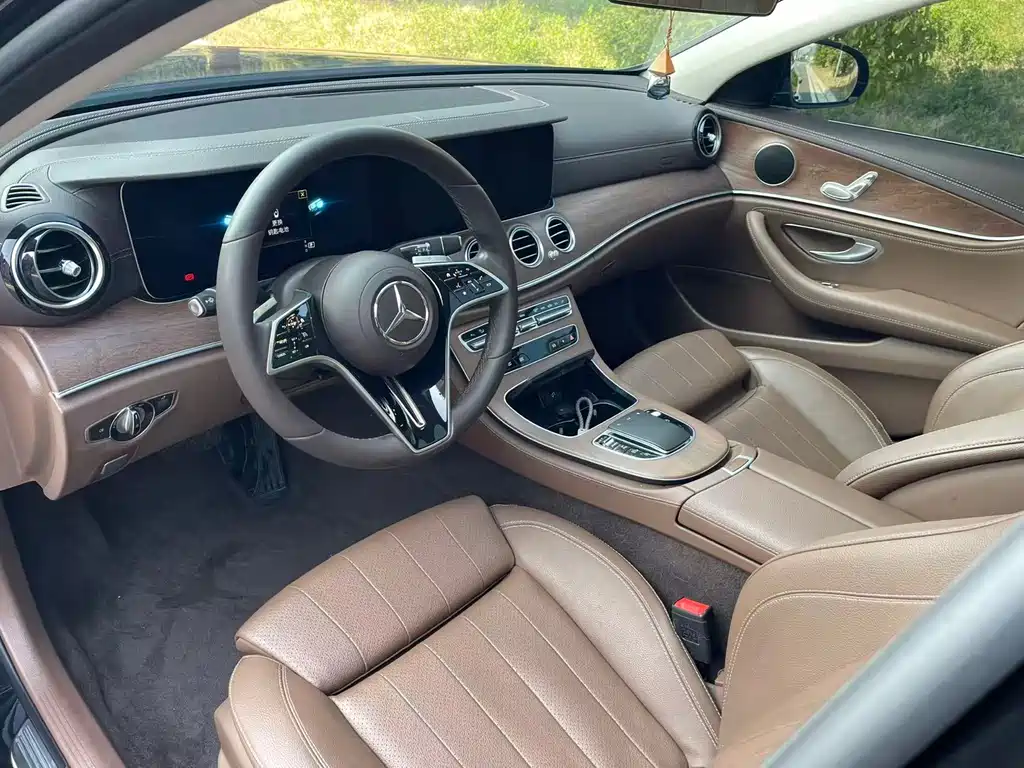 Mercedes-Benz E-Class 2023 E 260 L купить на сайте DeffCars