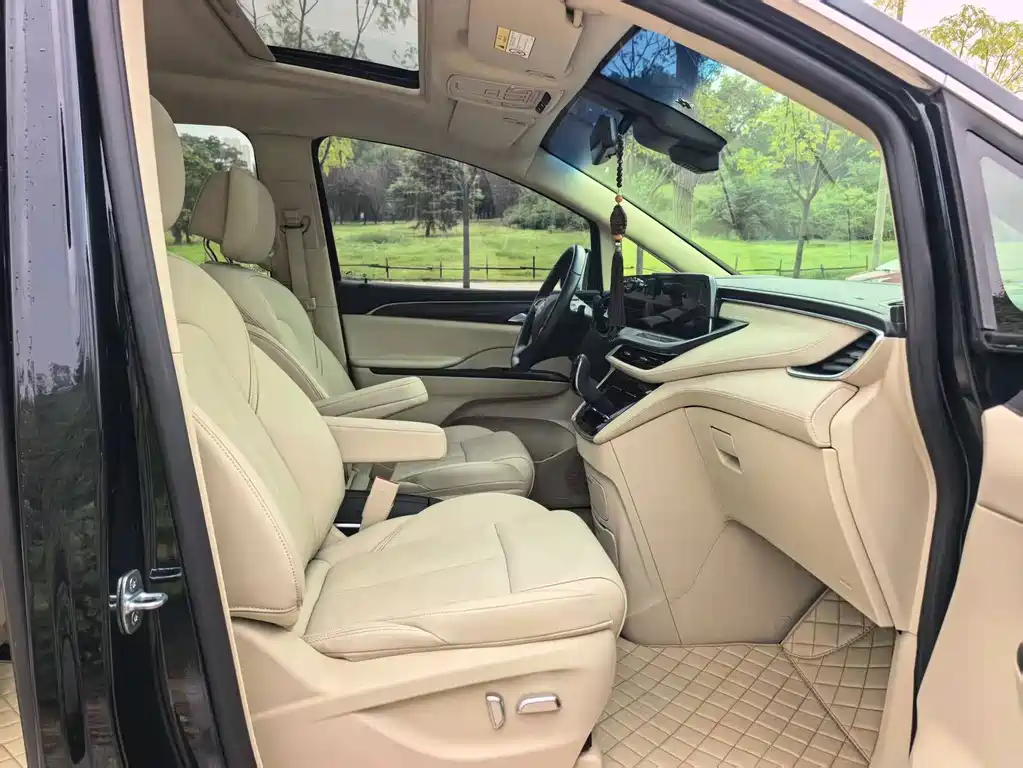 Buick GL8 2023 ES Lu Zun Exclusive Model купить на сайте DeffCars