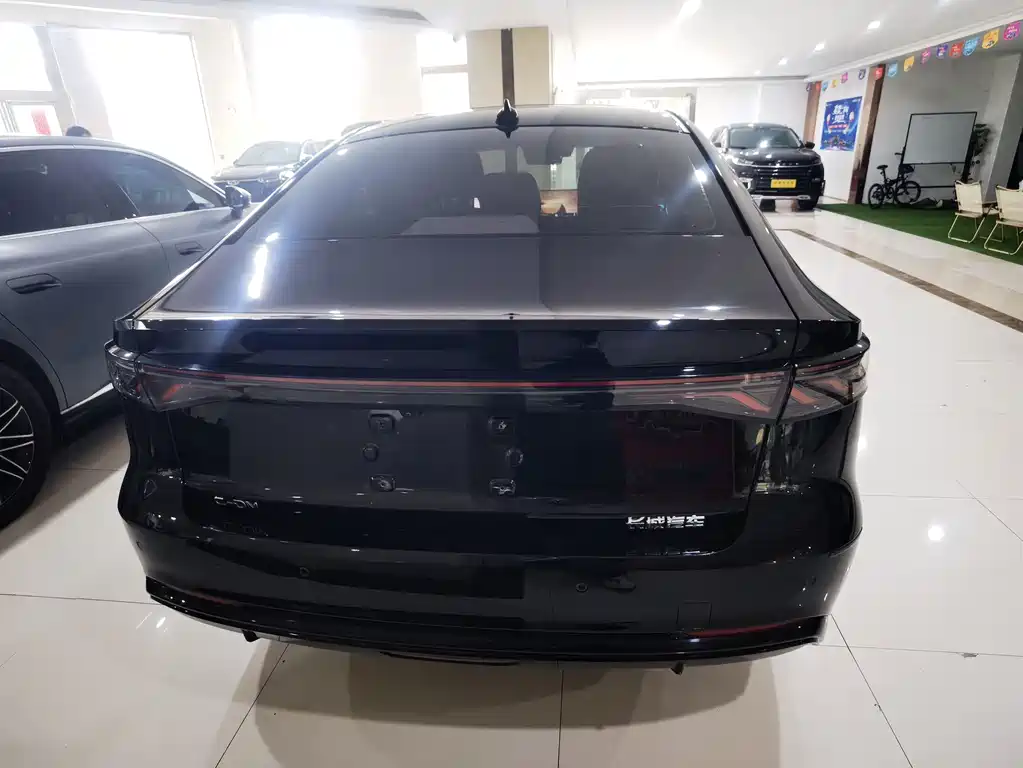 Fengyun A8L 2025 1.5TGDI 145km luxury model купить на сайте DeffCars