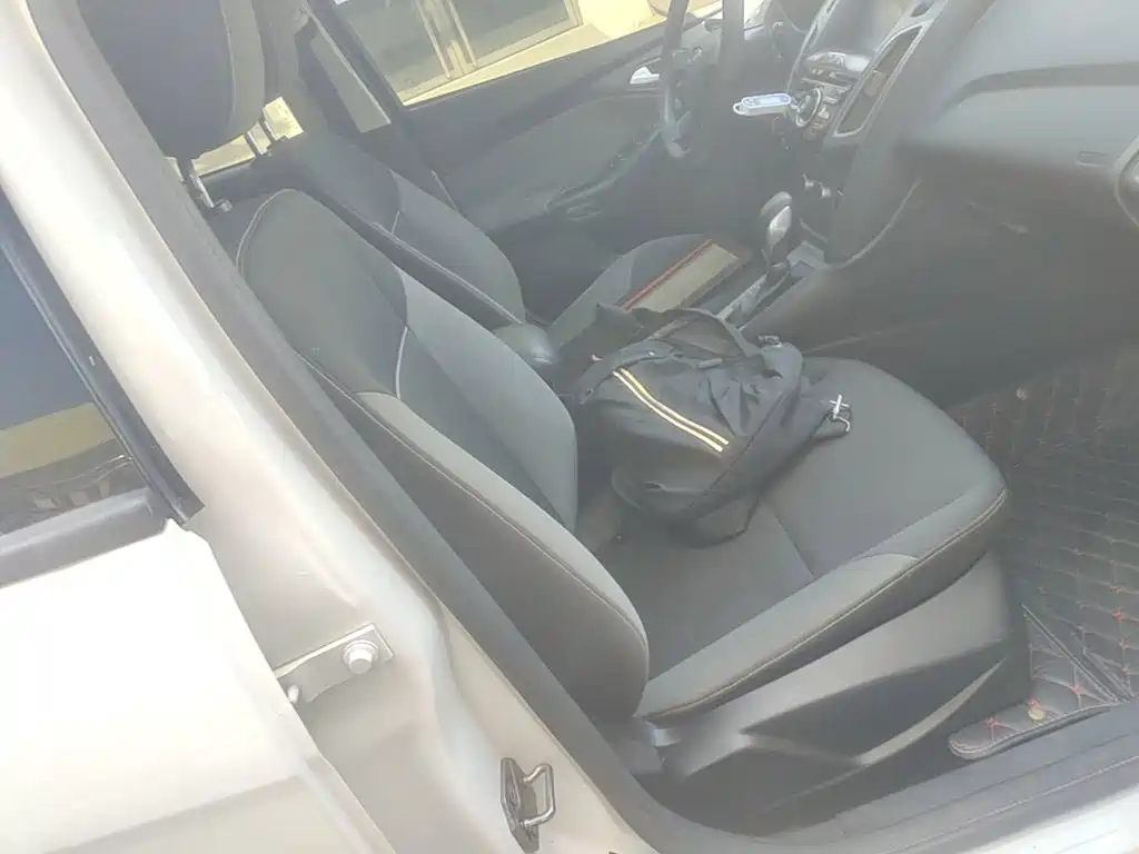 Focus 2012 hatchback 1.6L automatic comfort type купить на сайте DeffCars