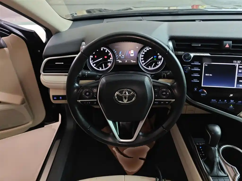 Camry 2018 2.5G Deluxe Edition купить на сайте DeffCars