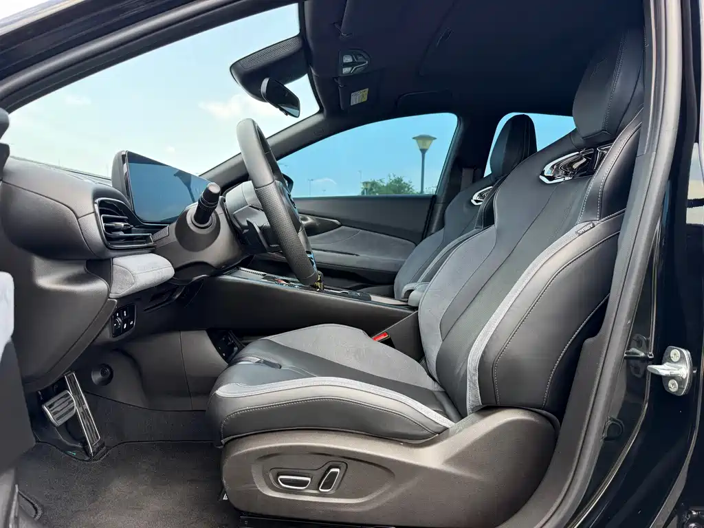Trumpchi Empow 2023 400T Automatic R PRO купить на сайте DeffCars