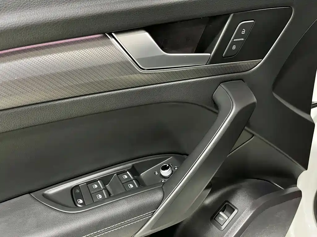 Audi Q5L 2023 40T luxury and dynamic model купить на сайте DeffCars