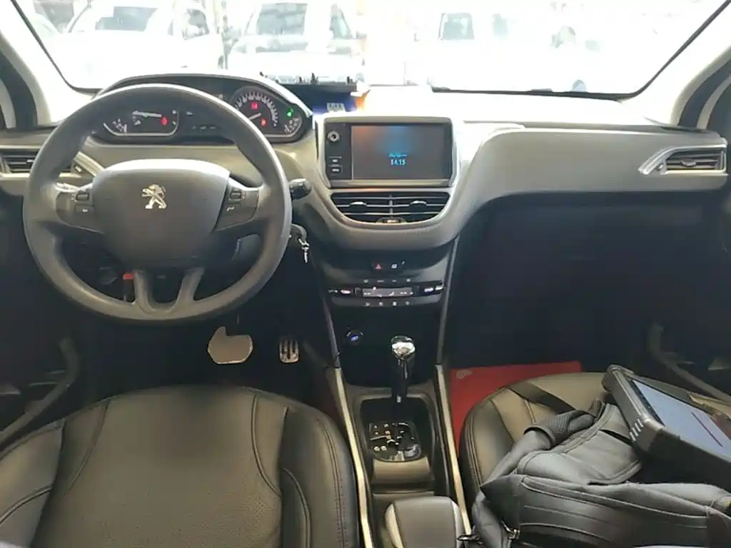 Peugeot 2008 2018 1.6L Automatic Fashion Edition купить на сайте DeffCars