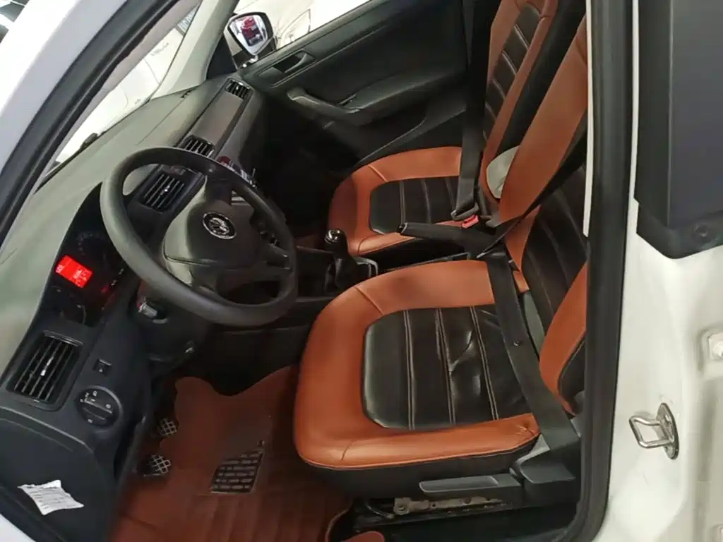 Santana 2016 1.6L Manual Fashion Edition купить на сайте DeffCars