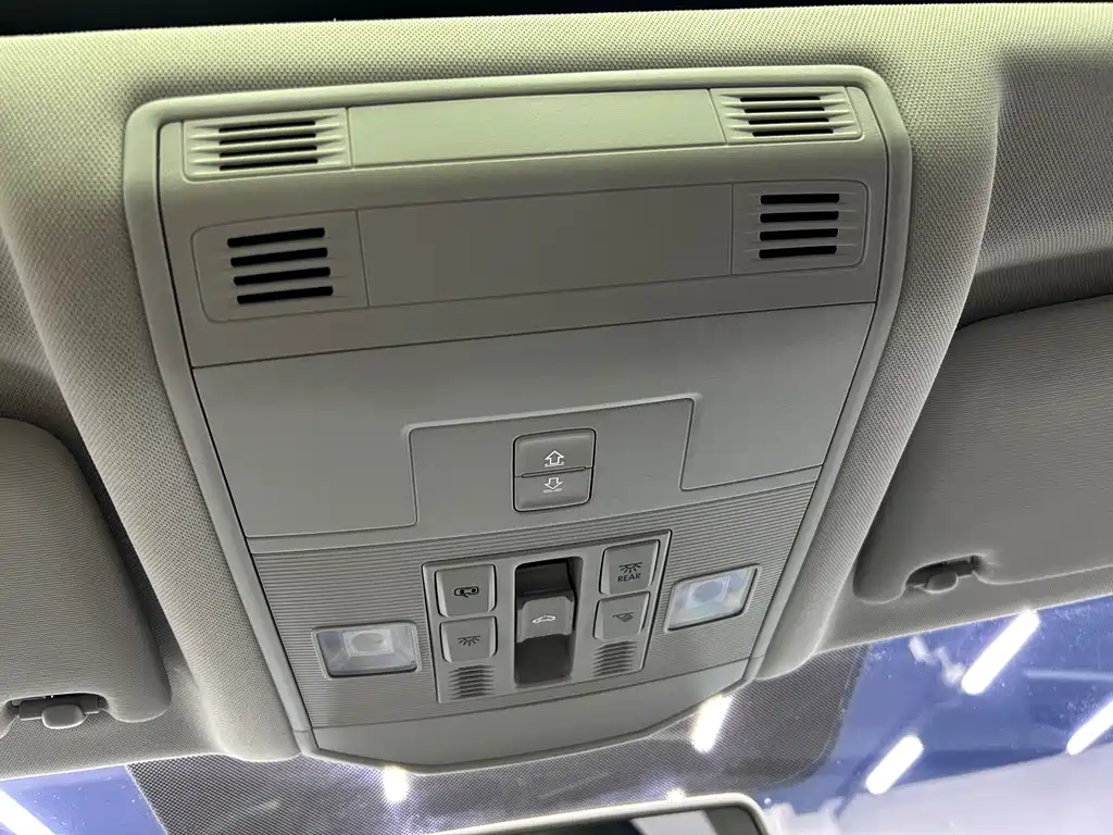 T-ROC 2022 model 280TSI DSG two-wheel drive elite PLUS купить на сайте DeffCars