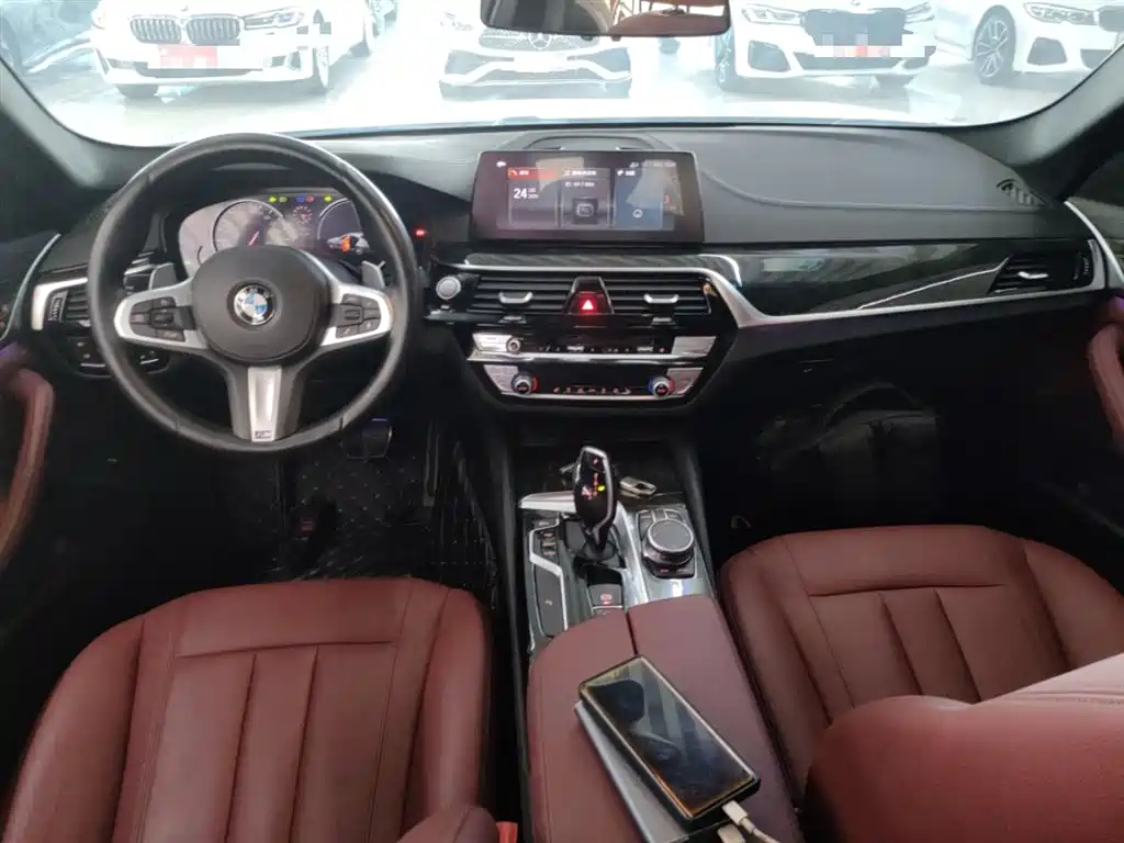 BMW 5 Series 2018 facelift 530Li leading M sports package купить на сайте DeffCars