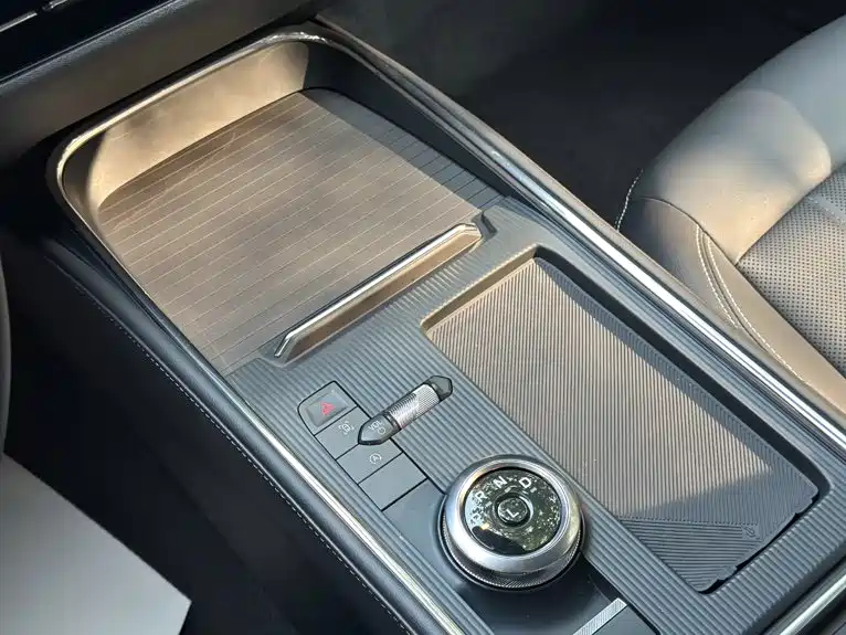 Mondeo 2025 2.0T EcoBoost Luxury купить на сайте DeffCars