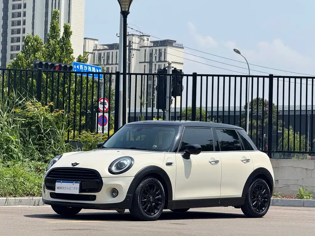 MINI 2019 1.5T COOPER Classic Five-Door Edition купить на сайте DeffCars