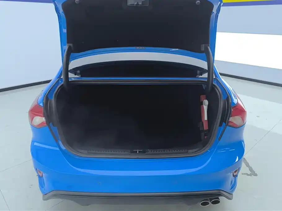 Focus 2022 Sedan EcoBoost 180 Automatic ST Line купить на сайте DeffCars