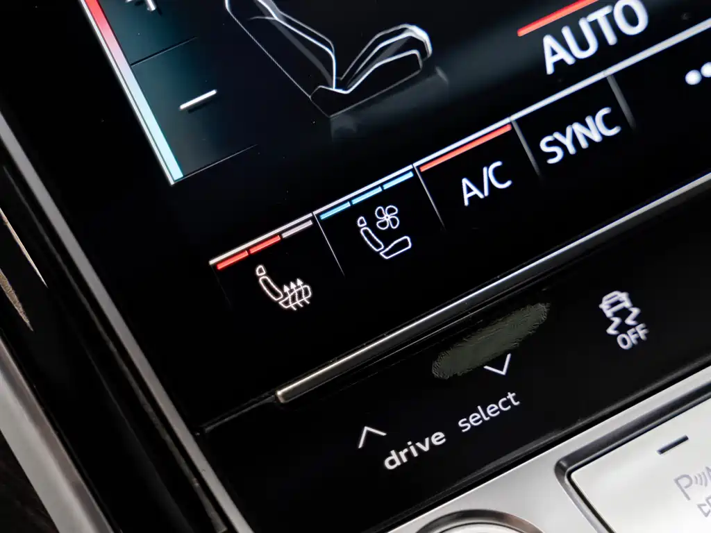 Audi A8 2024 A8L 55 TFSI quattro flagship model купить на сайте DeffCars