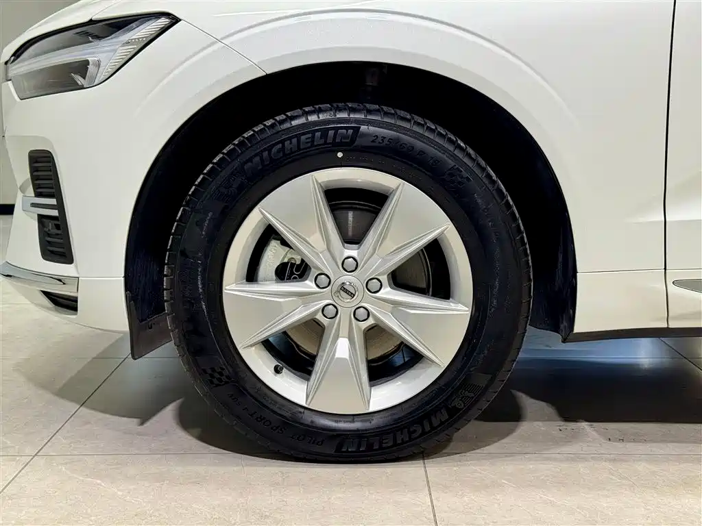 Volvo XC60 2022 B5 four-wheel drive Zhiyi Luxury Edition купить на сайте DeffCars