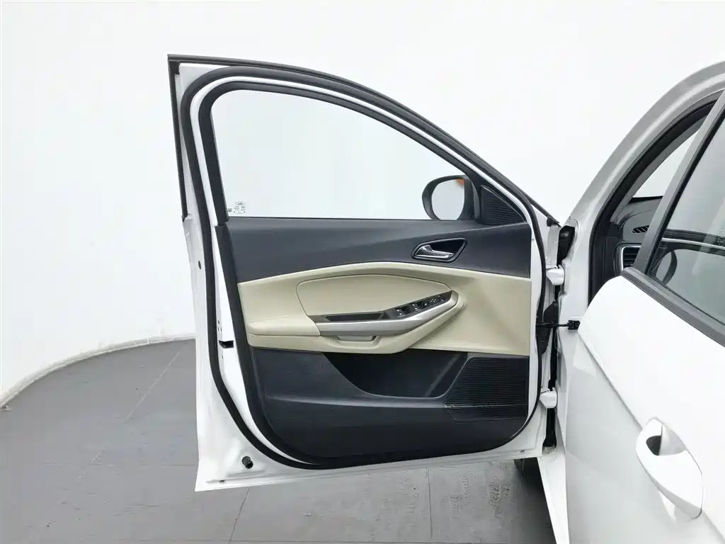 Escort 2017 facelift 1.5L automatic comfort model купить на сайте DeffCars