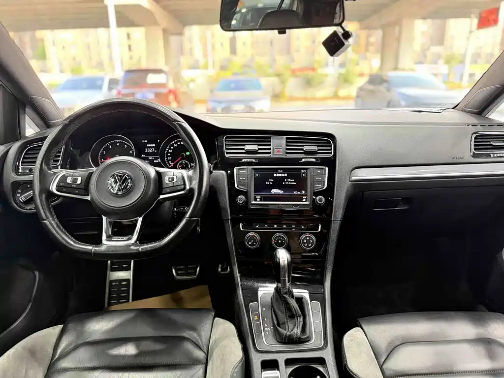 Golf 2017 280TSI automatic R-Line million-unit commemorative edition купить на сайте DeffCars