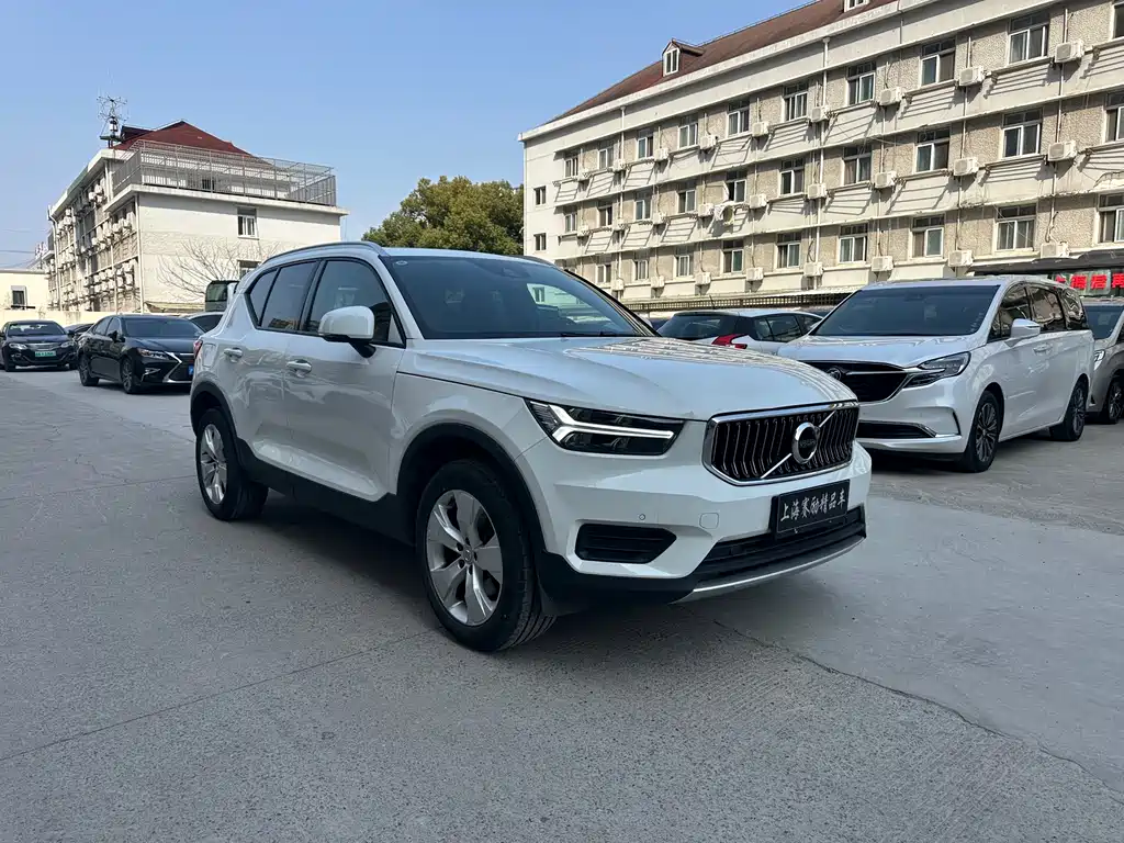 Volvo XC40 2022 T4 four-wheel drive smart travel fashion version купить на сайте DeffCars