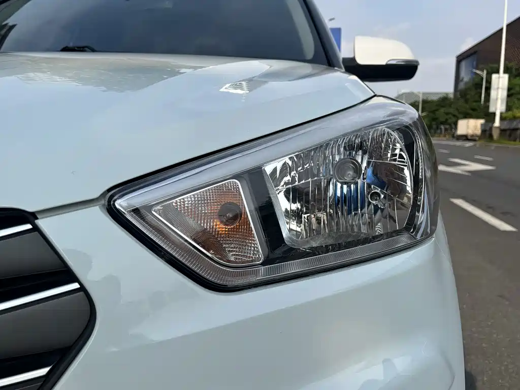 Beijing Hyundai ix25 2015 1.6L automatic two-wheel drive intelligent GLS купить на сайте DeffCars