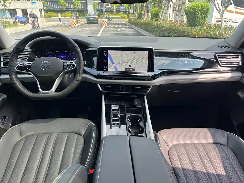 Touron 2023 330TSI two-wheel drive luxury version купить на сайте DeffCars