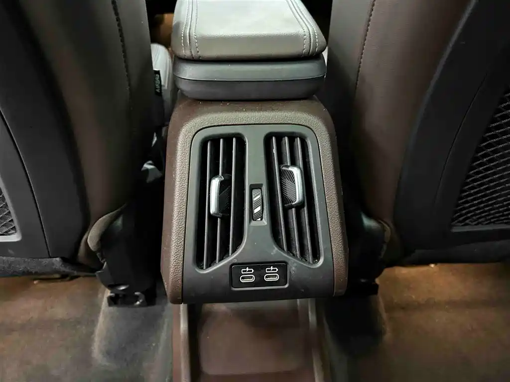 BMW X1 2023 sDrive20Li X Design Package купить на сайте DeffCars