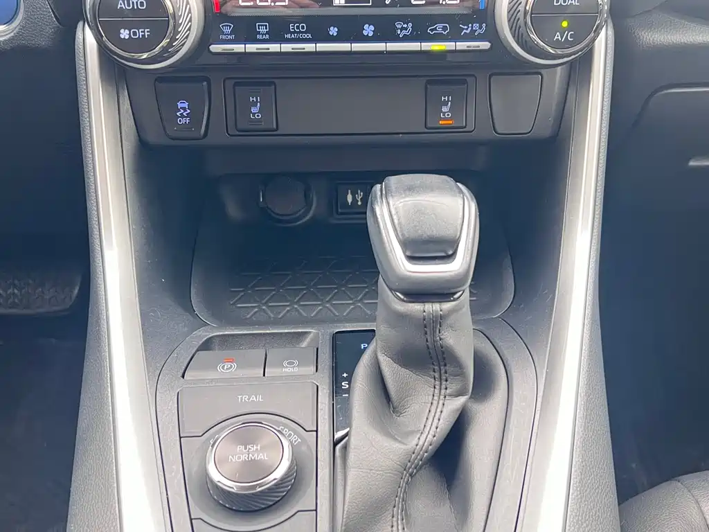 RAV4 Rongfang 2020 dual engine 2.5L E-CVT four-wheel drive elite PLUS version купить на сайте DeffCars