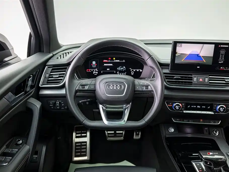 Audi Q5L 2025 45th Anniversary Collector's Edition 40 TFSI Luxurious and Dynamic купить на сайте DeffCars