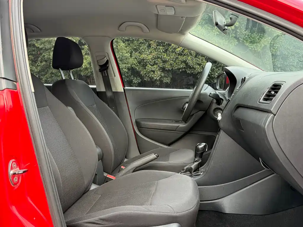 Polo 2013 1.4L automatic comfort version купить на сайте DeffCars