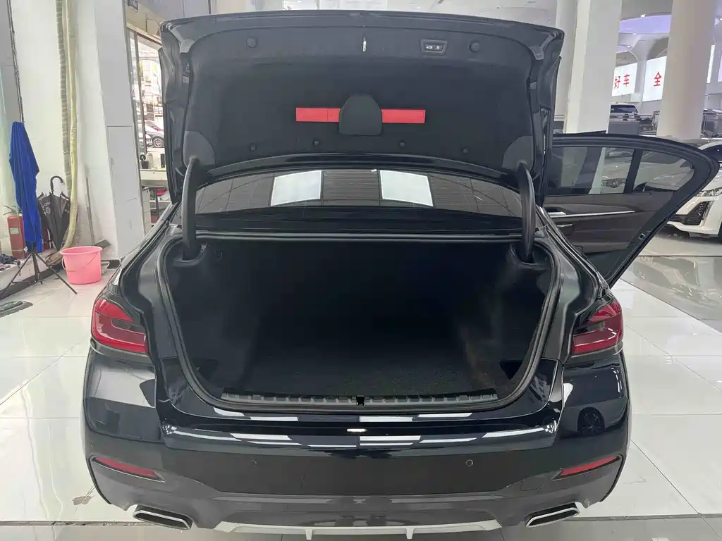 BMW 5 Series 2022 Facelift Three 530Li Exclusive M Sports Package купить на сайте DeffCars