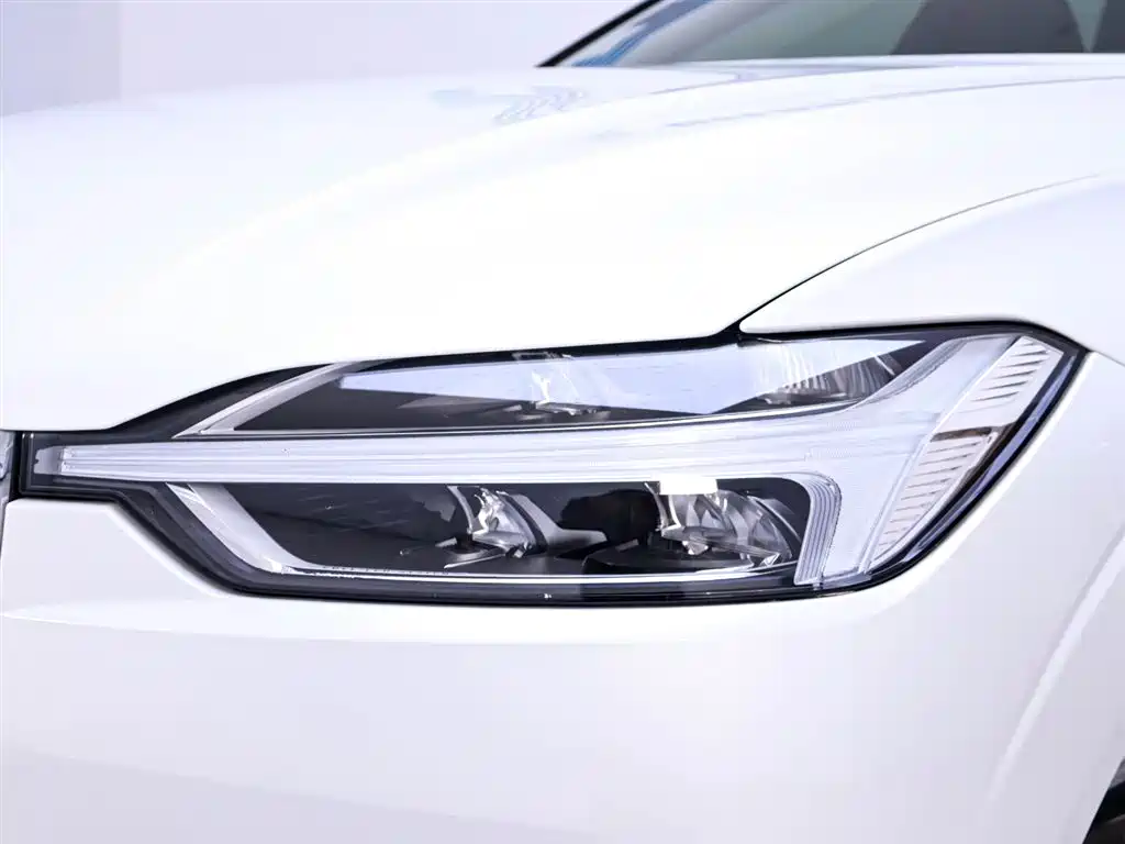 Volvo XC60 2020 T5 four-wheel drive Zhiyi Luxury Edition купить на сайте DeffCars