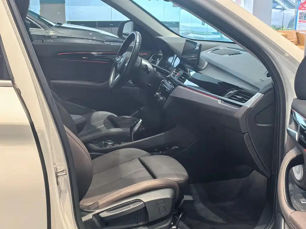 BMW X1 2022 sDrive20Li Exclusive Model купить на сайте DeffCars