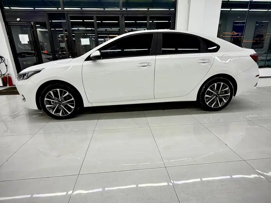 Kia K3 2021 1.5L CVT Fashion Edition купить на сайте DeffCars