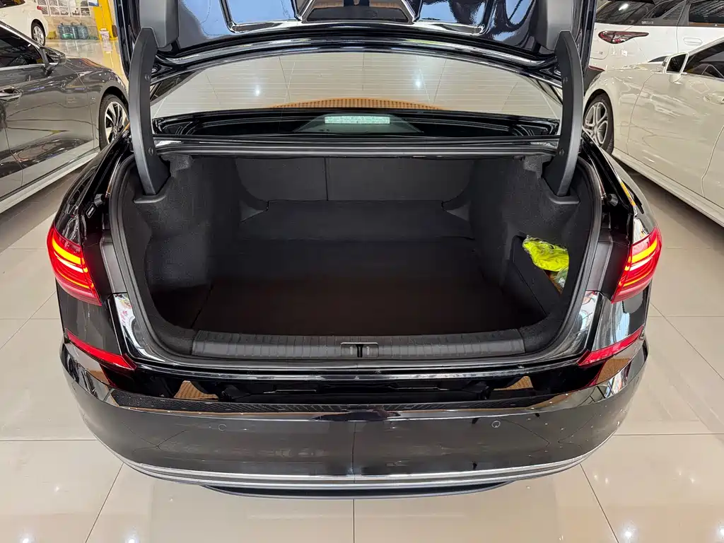 Passat 2022 330TSI Deluxe Edition купить на сайте DeffCars