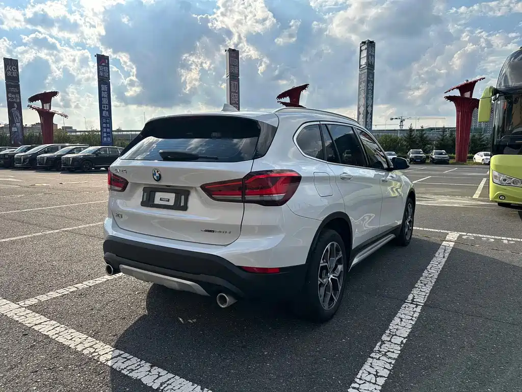BMW X1 2022 sDrive20Li Exclusive Model купить на сайте DeffCars