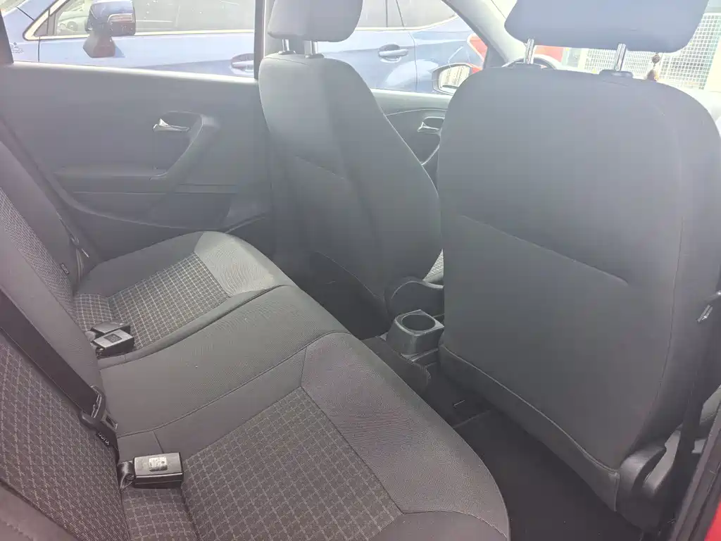 Polo 2016 1.6L automatic comfort model купить на сайте DeffCars