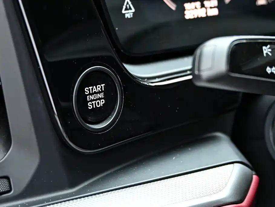 Cayenne New Energy 2024 Cayenne E-Hybrid 2.0T купить на сайте DeffCars