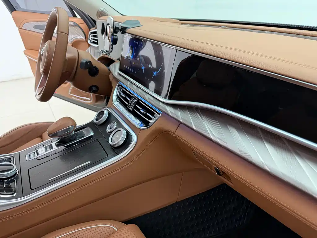 Hongqi H9 2023 2.0T Zhilian Flagship Edition купить на сайте DeffCars