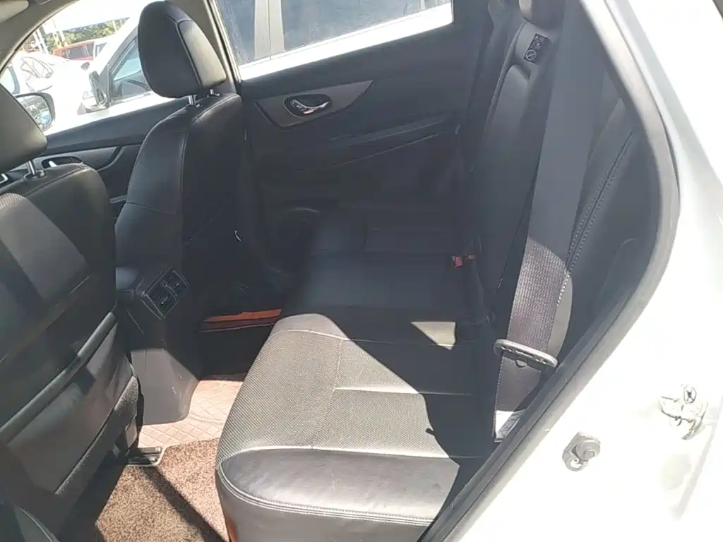 X-Trail 2014 2.0L CVT Comfort Edition 2WD купить на сайте DeffCars