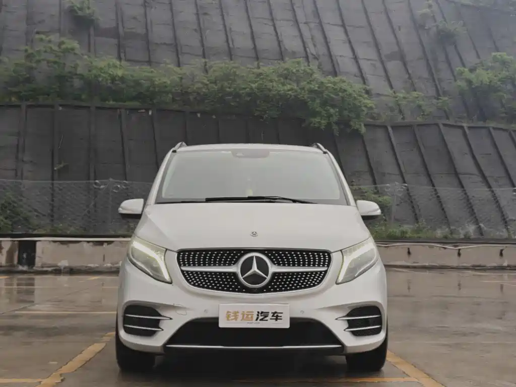 Mercedes-Benz V-Class 2022 V 260 L Long Wheelbase Luxury Edition купить на сайте DeffCars