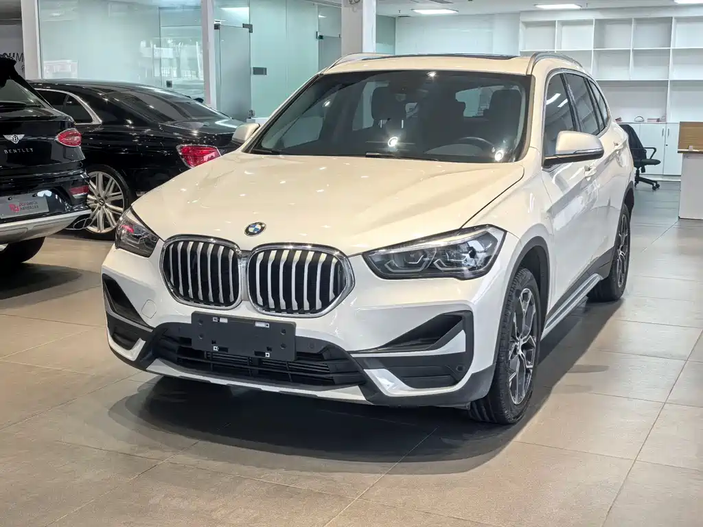 BMW X1 2022 sDrive20Li Exclusive Model купить на сайте DeffCars