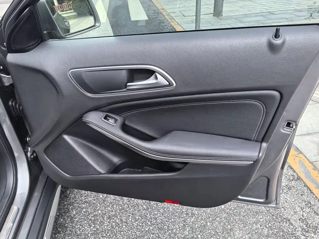 Mercedes-Benz GLA 2015 GLA 220 4MATIC Fashion Model купить на сайте DeffCars