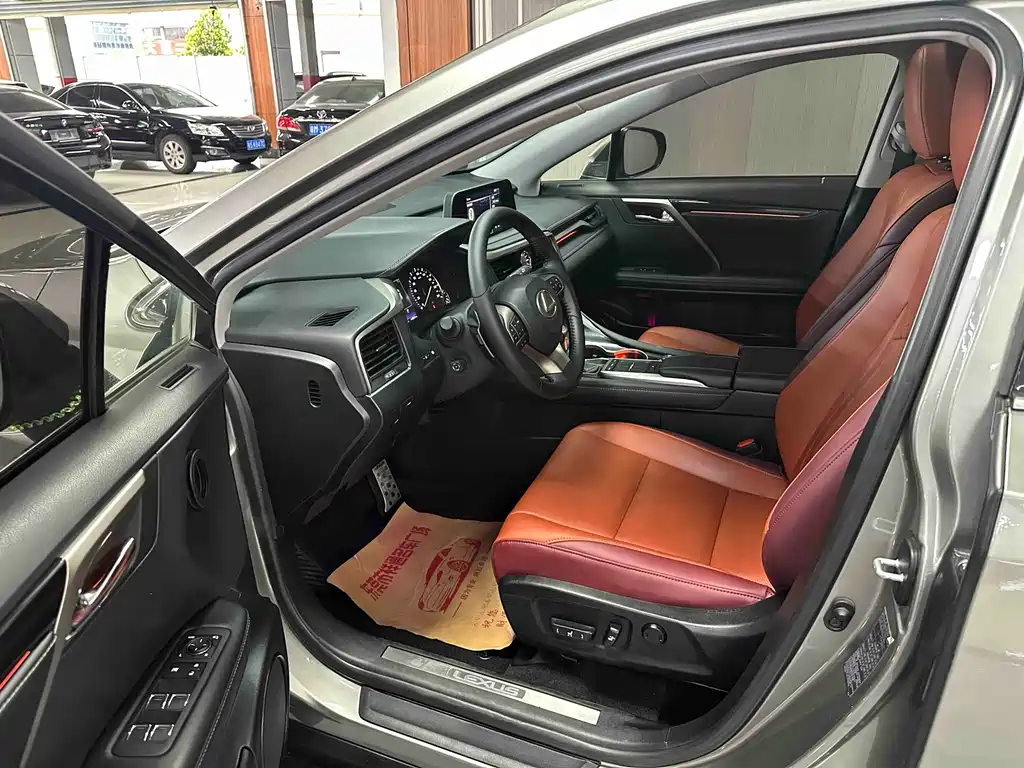Lexus RX 2020 facelift 300 two-wheel drive elite version купить на сайте DeffCars