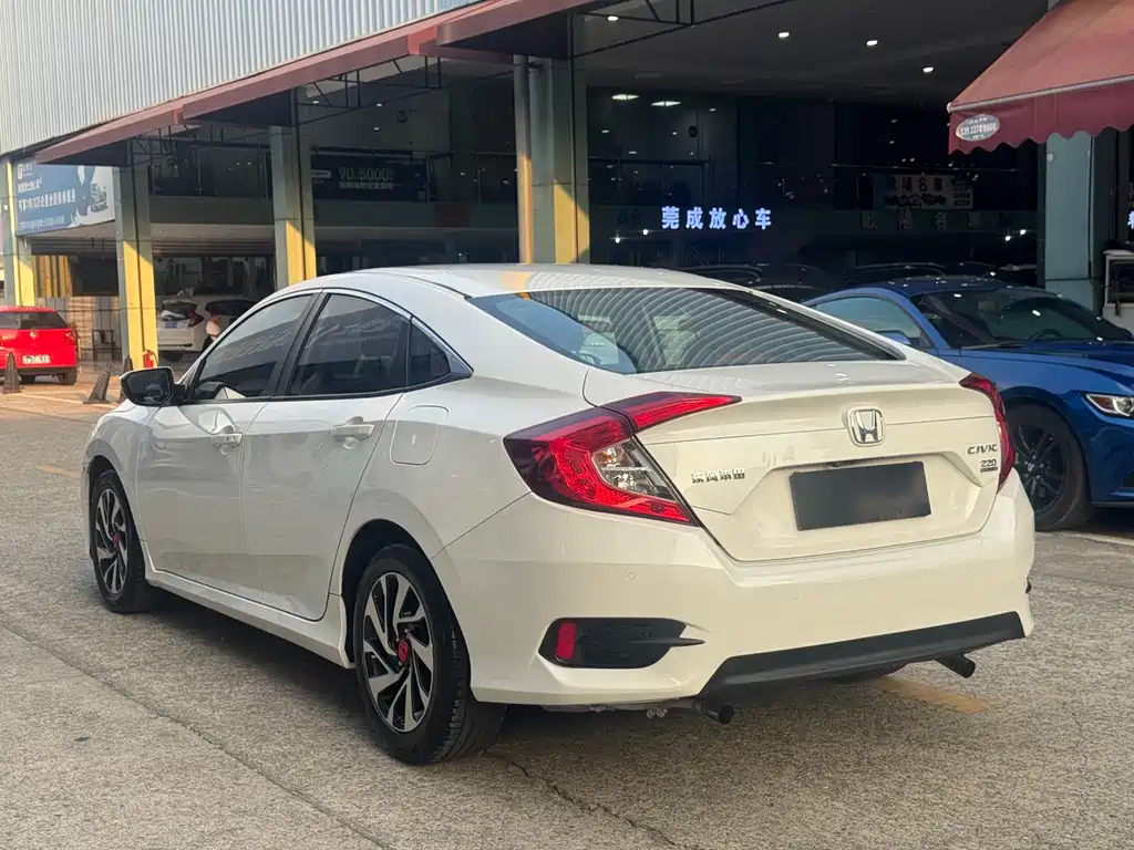 Civic 2016 220TURBO CVT Deluxe Edition купить на сайте DeffCars