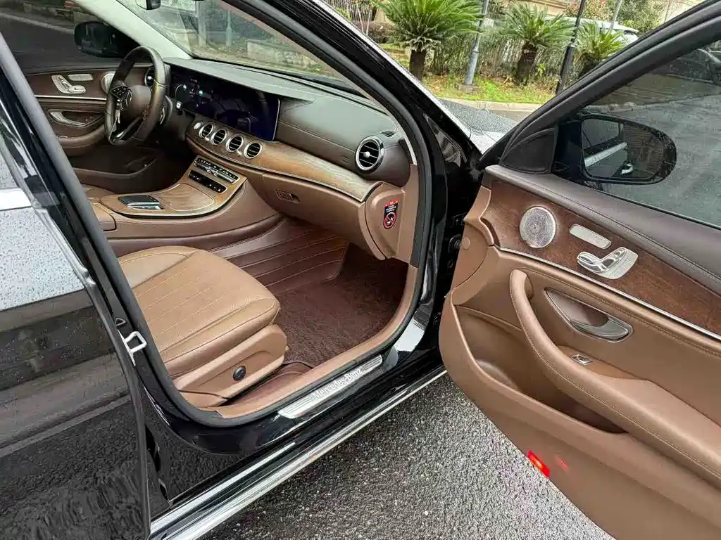 Mercedes-Benz E-Class 2023 E 300 L Luxury Model купить на сайте DeffCars