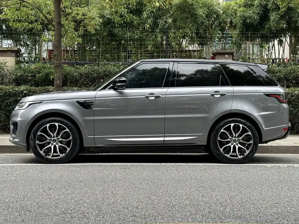 Range Rover Sport 2021 3.0 L6 Black Edition купить на сайте DeffCars