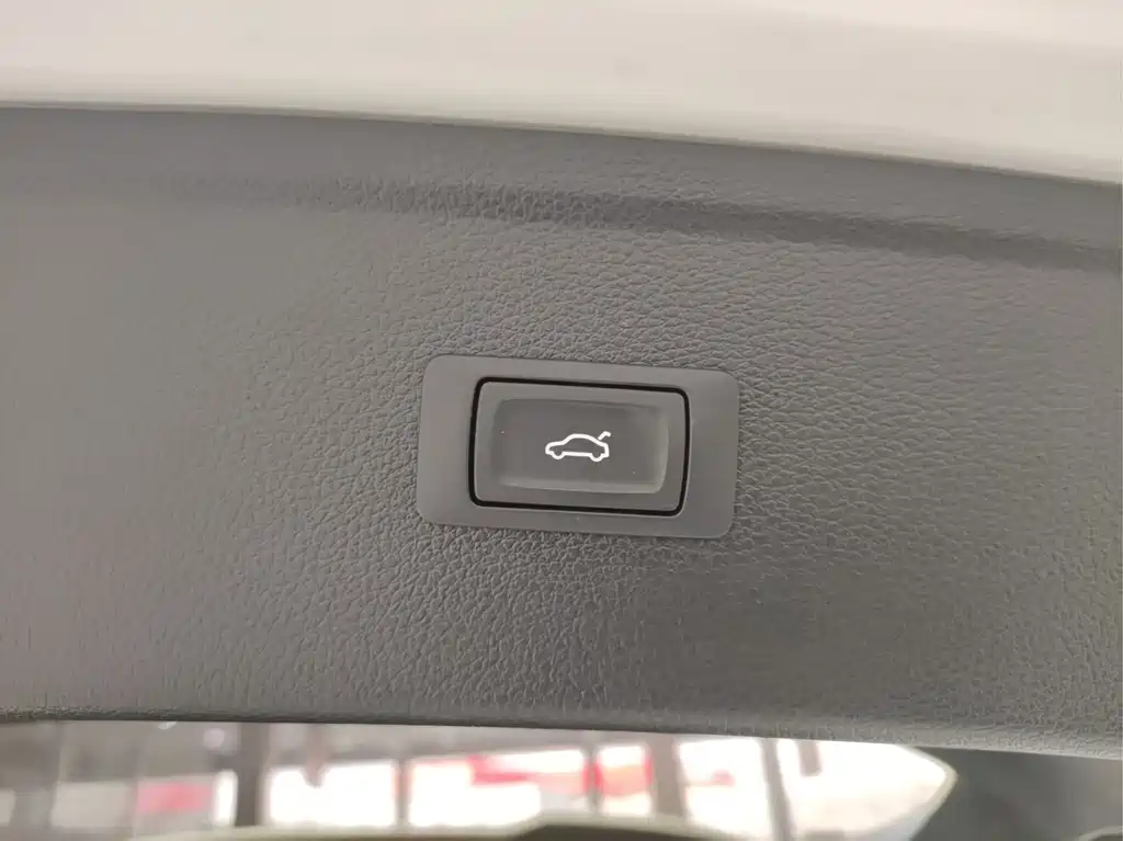 Audi Q5L 2018 40 TFSI enjoys fashionable style, National V купить на сайте DeffCars