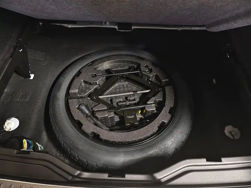 Lynk & Co 01 2024 2.0TD 2WD Global Pro купить на сайте DeffCars
