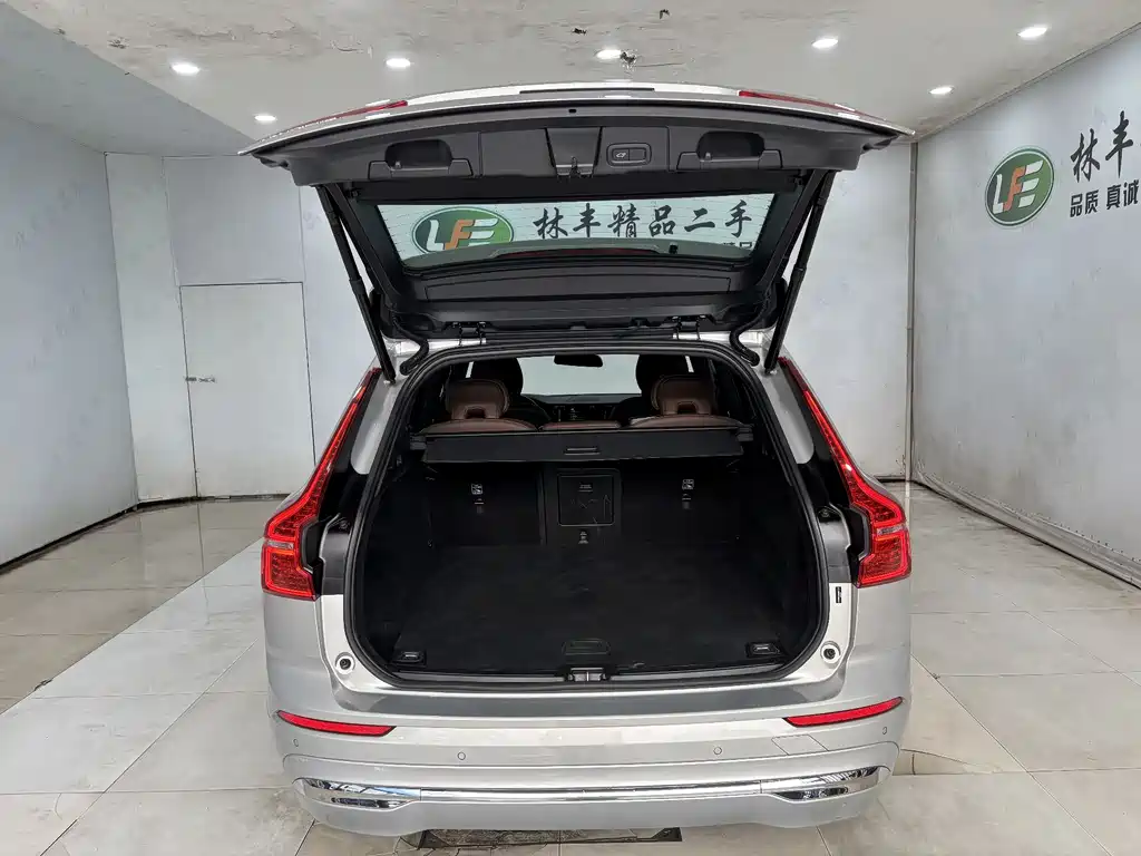 Volvo XC60 2025 B5 four-wheel drive Zhiyi Luxury Edition купить на сайте DeffCars