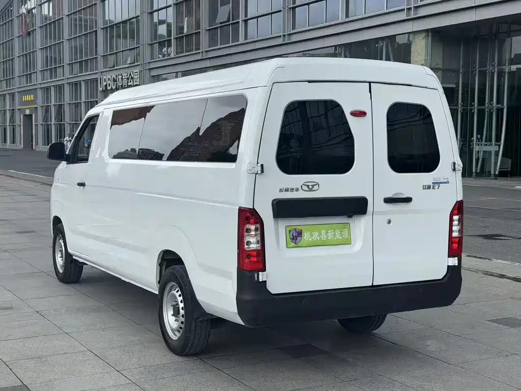 Finless Porpoise E7 2025 Entrepreneur Edition 41.86kWh 6 seats купить на сайте DeffCars