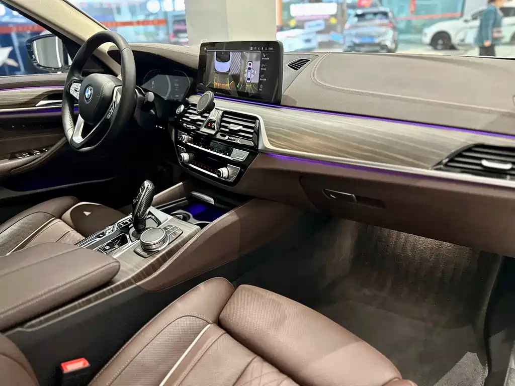BMW 5 Series 2021 Facelift 530Li Exclusive Luxury Package купить на сайте DeffCars