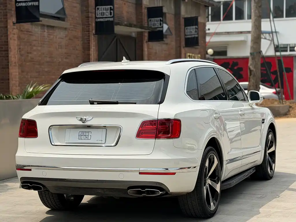 Bentayga 2018 4.0T V8 купить на сайте DeffCars